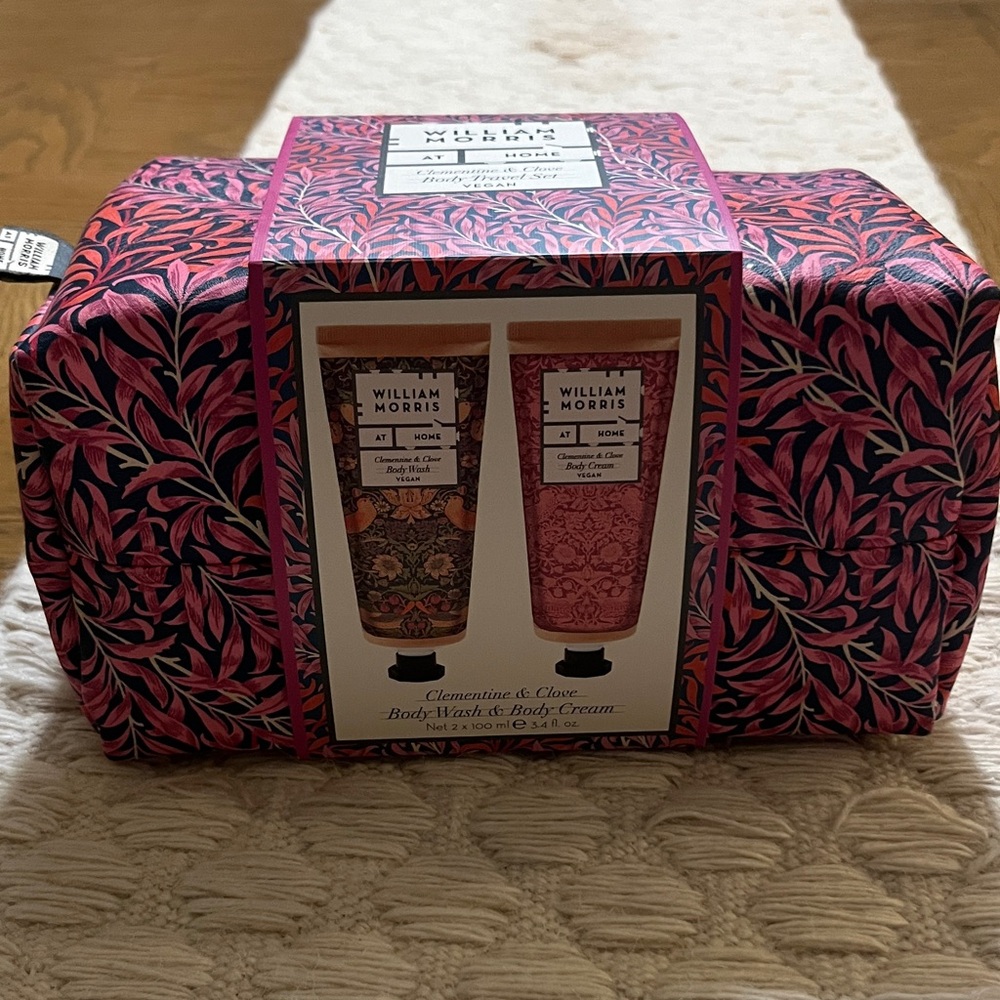 Clementine & Clove Body Wash and Cream Set - Red and Pink